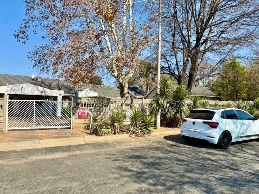 4 Bedroom Property for Sale in Brackenhurst Gauteng