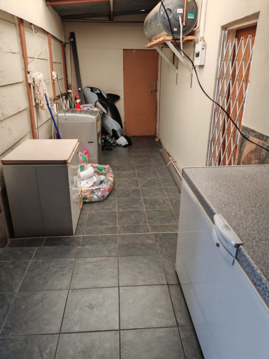 9 Bedroom Property for Sale in Pretoria North Gauteng