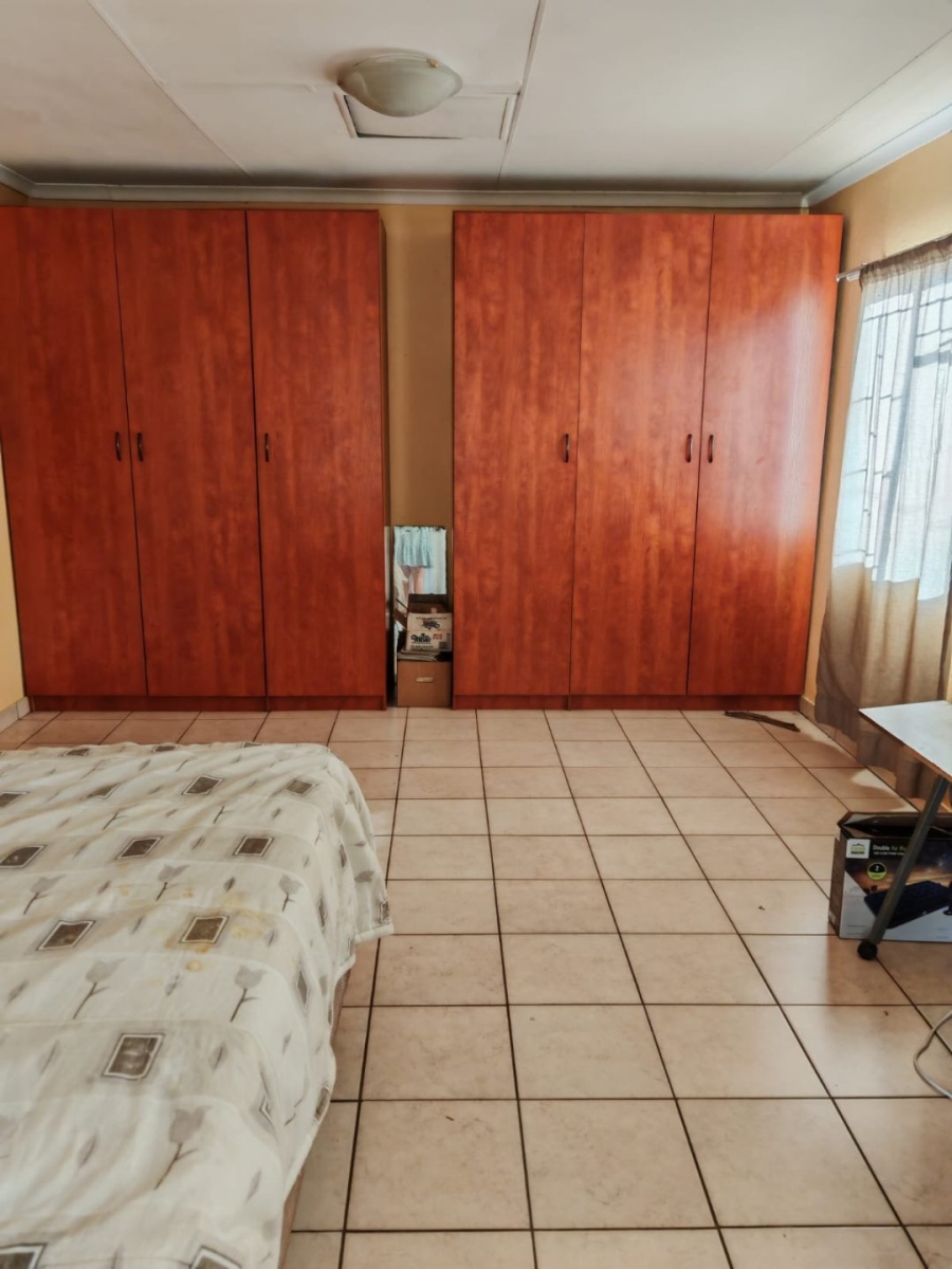 9 Bedroom Property for Sale in Pretoria North Gauteng