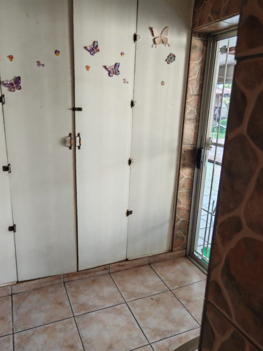 9 Bedroom Property for Sale in Pretoria North Gauteng