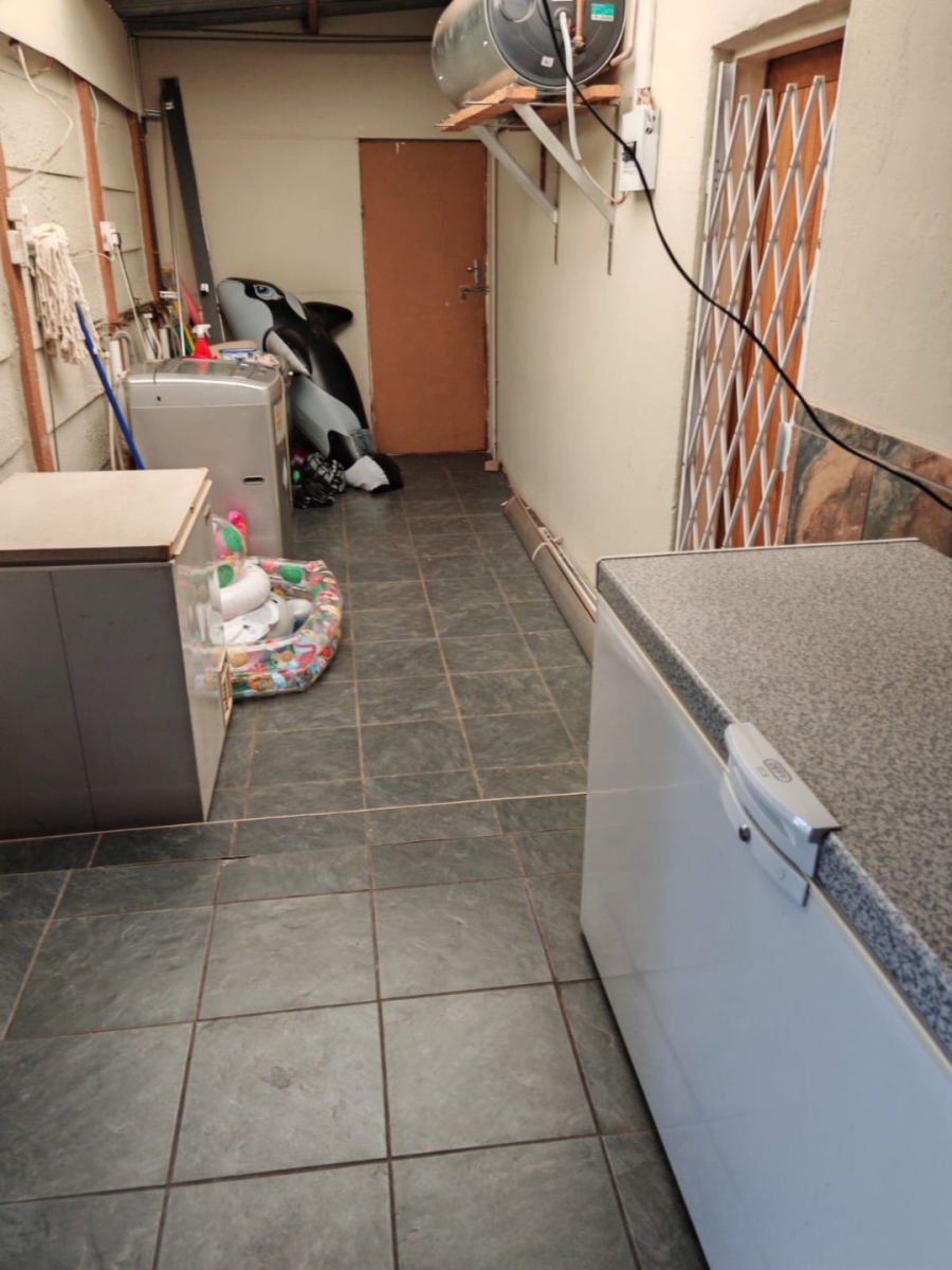 9 Bedroom Property for Sale in Pretoria North Gauteng