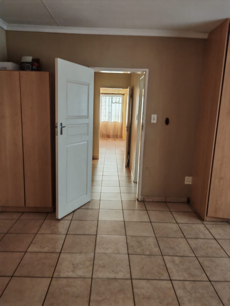 9 Bedroom Property for Sale in Pretoria North Gauteng