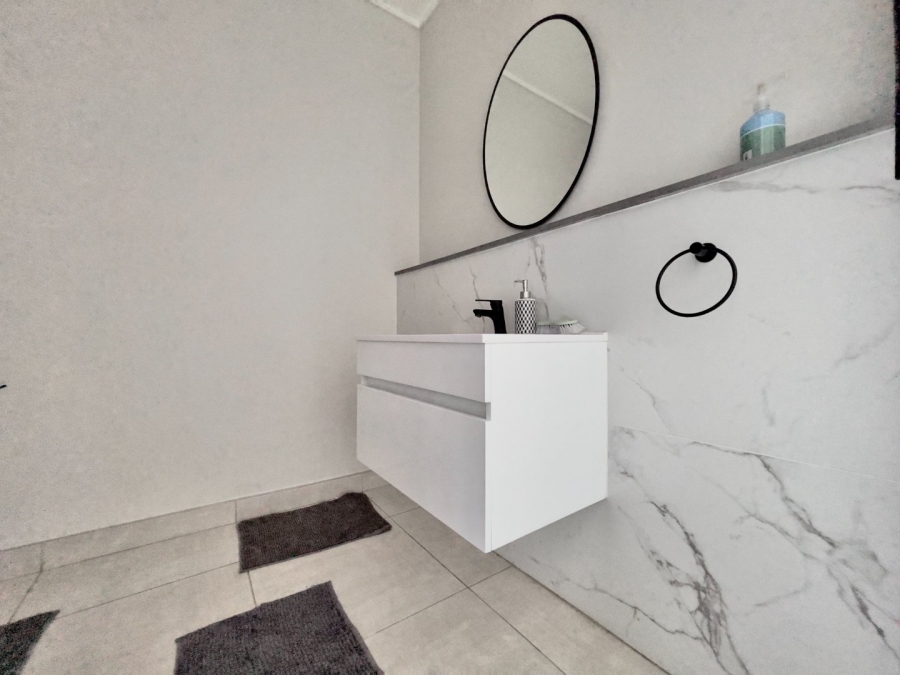 To Let 2 Bedroom Property for Rent in The Polofields Gauteng