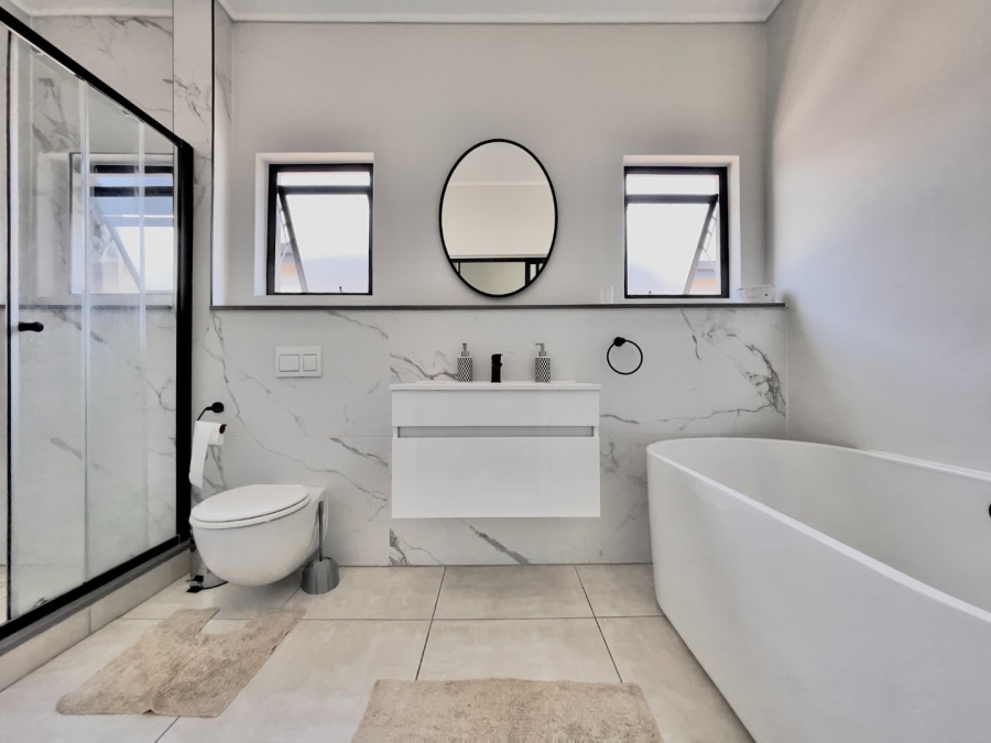 To Let 2 Bedroom Property for Rent in The Polofields Gauteng