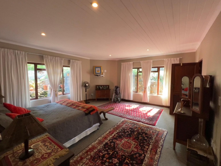 5 Bedroom Property for Sale in Silver Lakes Gauteng