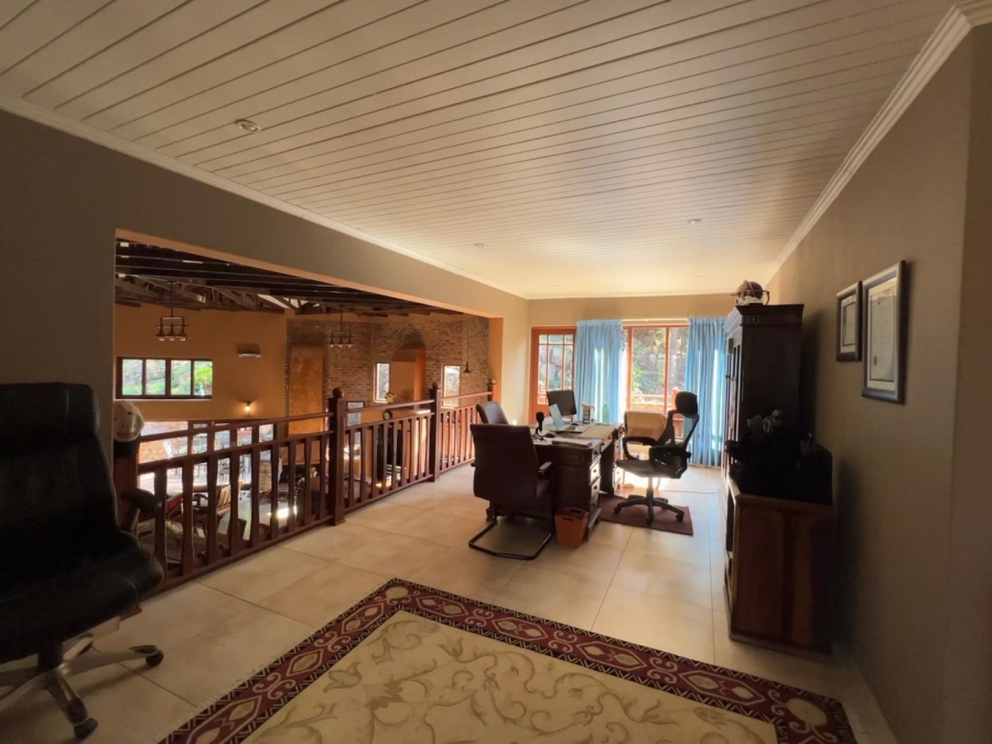 5 Bedroom Property for Sale in Silver Lakes Gauteng