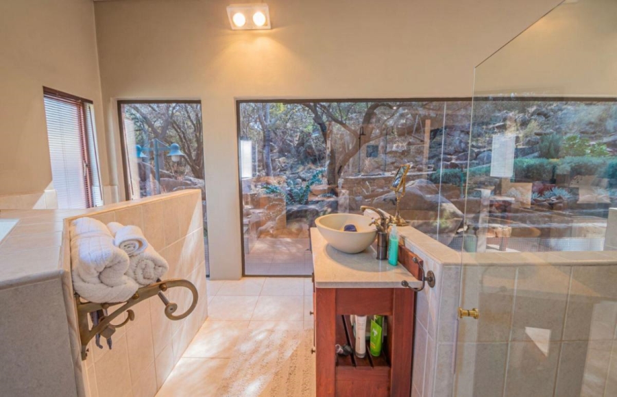 5 Bedroom Property for Sale in Silver Lakes Gauteng