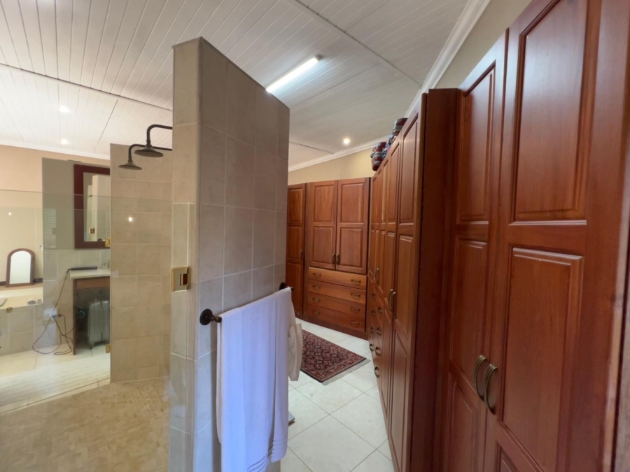 5 Bedroom Property for Sale in Silver Lakes Gauteng