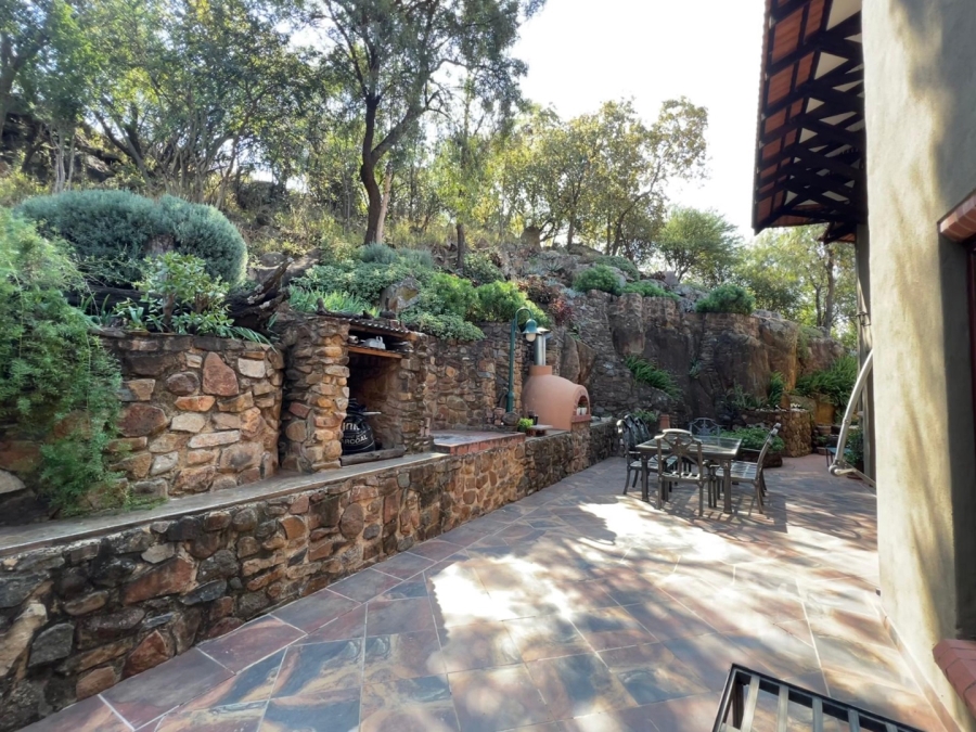 5 Bedroom Property for Sale in Silver Lakes Gauteng