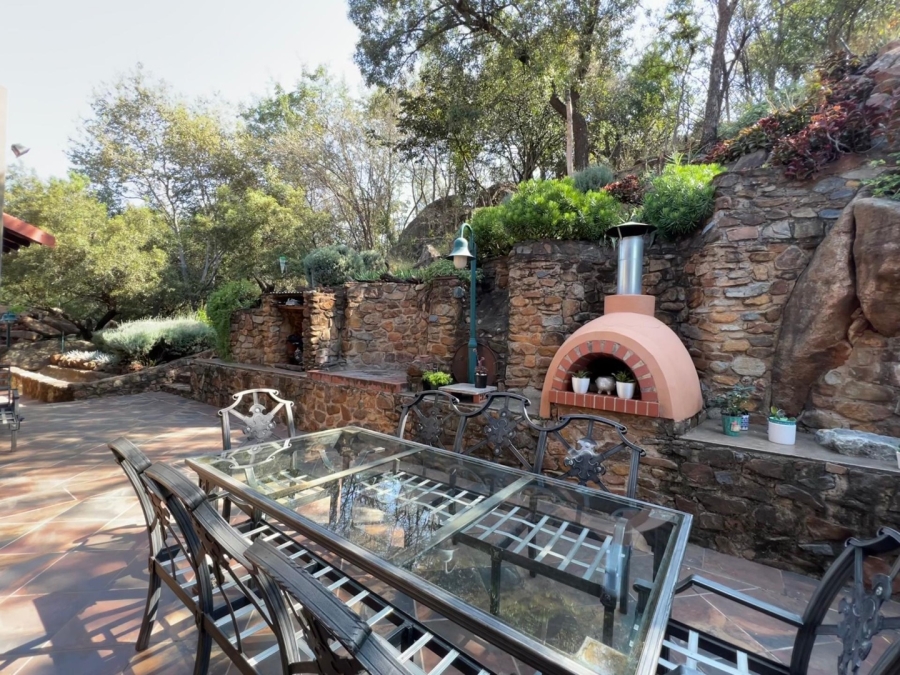 5 Bedroom Property for Sale in Silver Lakes Gauteng