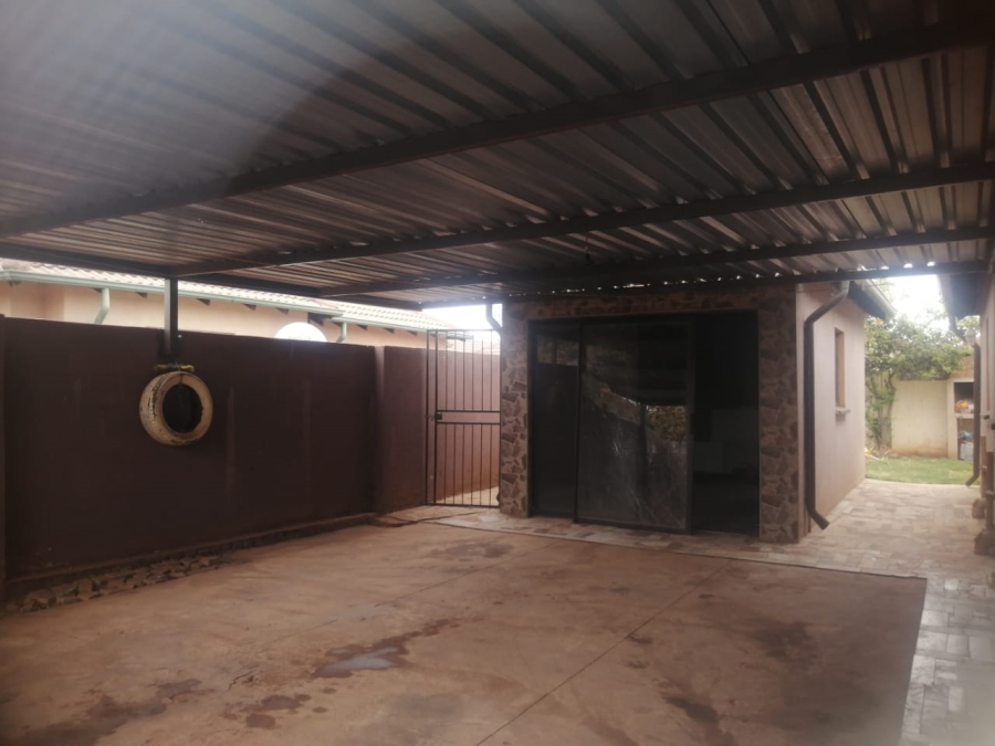 2 Bedroom Property for Sale in The Orchards Gauteng