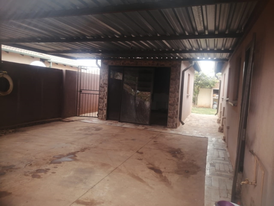 2 Bedroom Property for Sale in The Orchards Gauteng