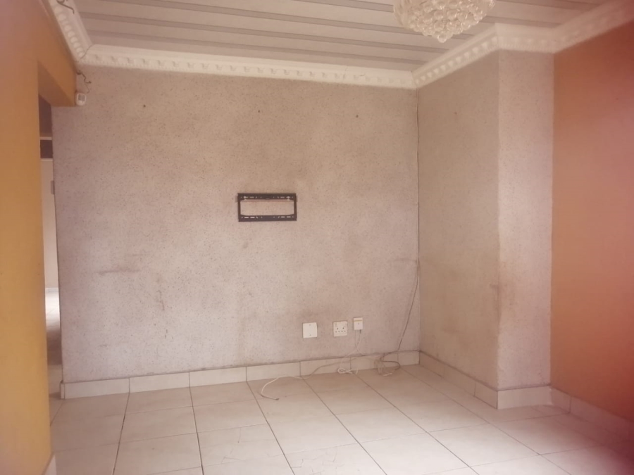2 Bedroom Property for Sale in The Orchards Gauteng