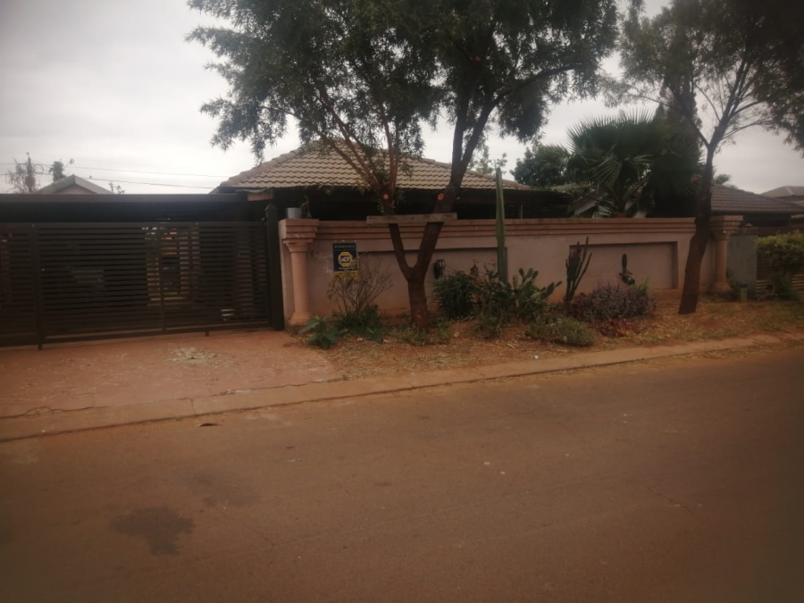 2 Bedroom Property for Sale in The Orchards Gauteng