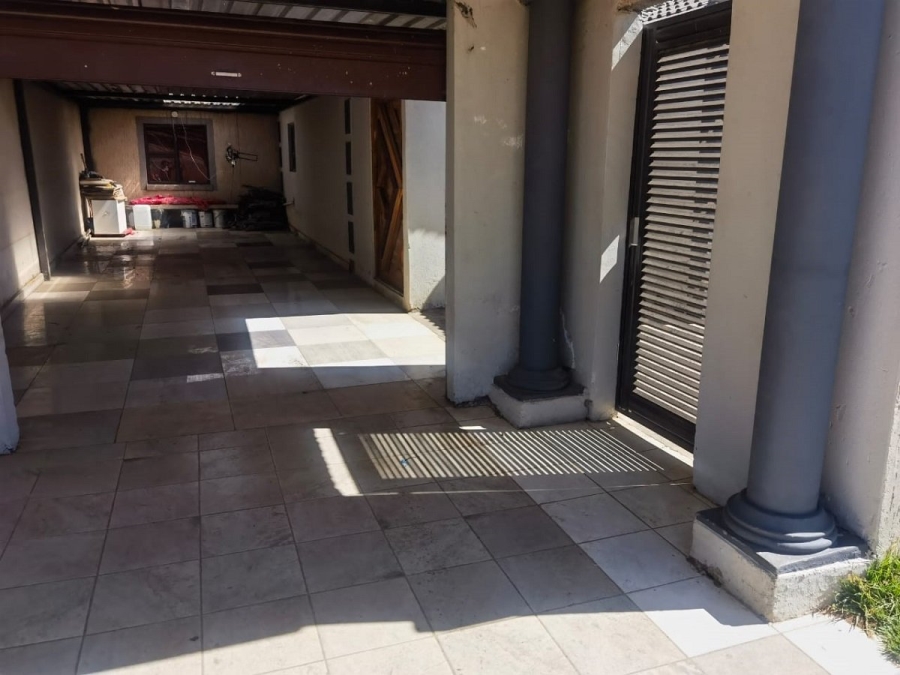 5 Bedroom Property for Sale in Alliance Gauteng