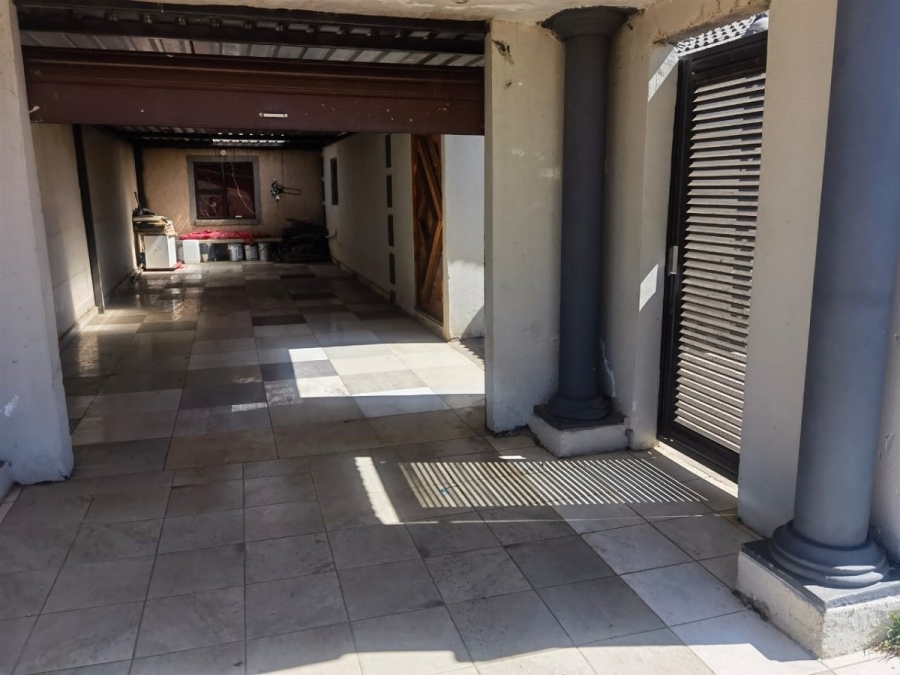 5 Bedroom Property for Sale in Alliance Gauteng