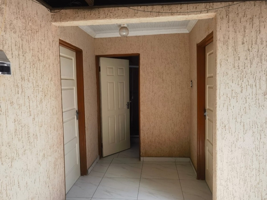 5 Bedroom Property for Sale in Alliance Gauteng