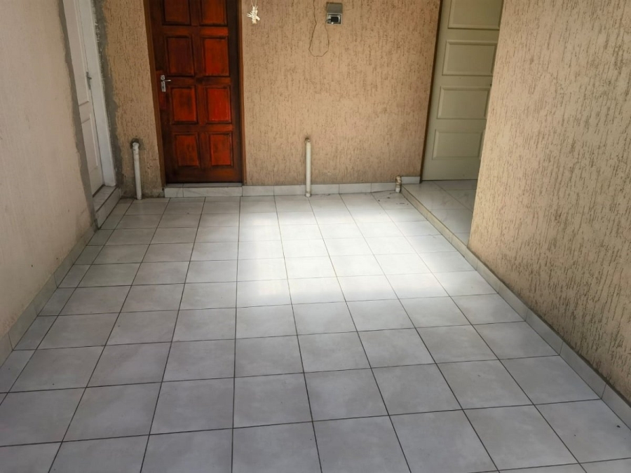 5 Bedroom Property for Sale in Alliance Gauteng