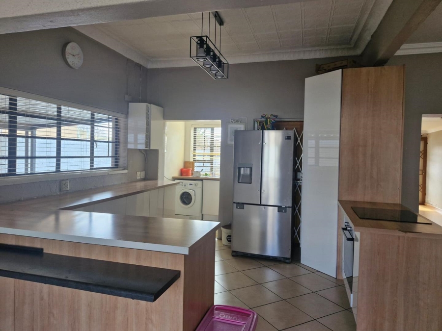 To Let 3 Bedroom Property for Rent in Highlands North Gauteng