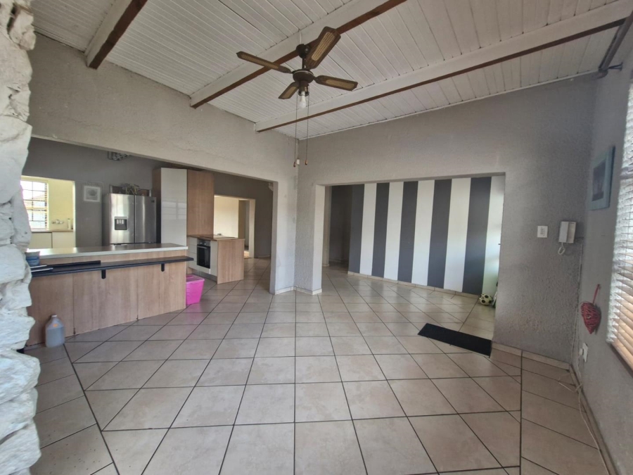 To Let 3 Bedroom Property for Rent in Highlands North Gauteng