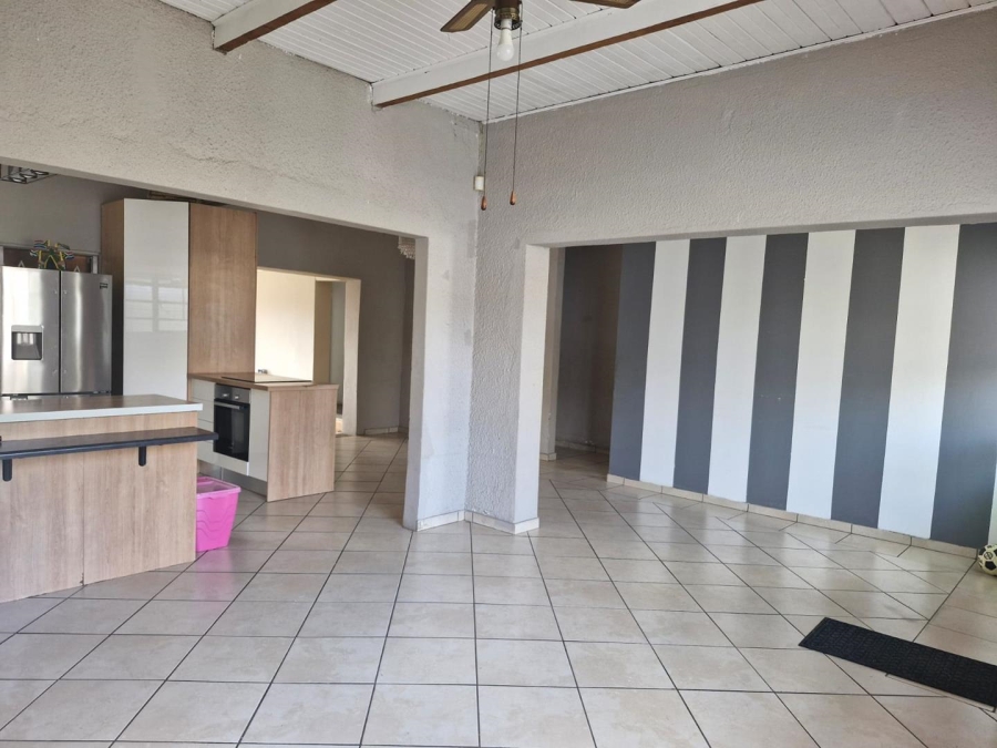 To Let 3 Bedroom Property for Rent in Highlands North Gauteng
