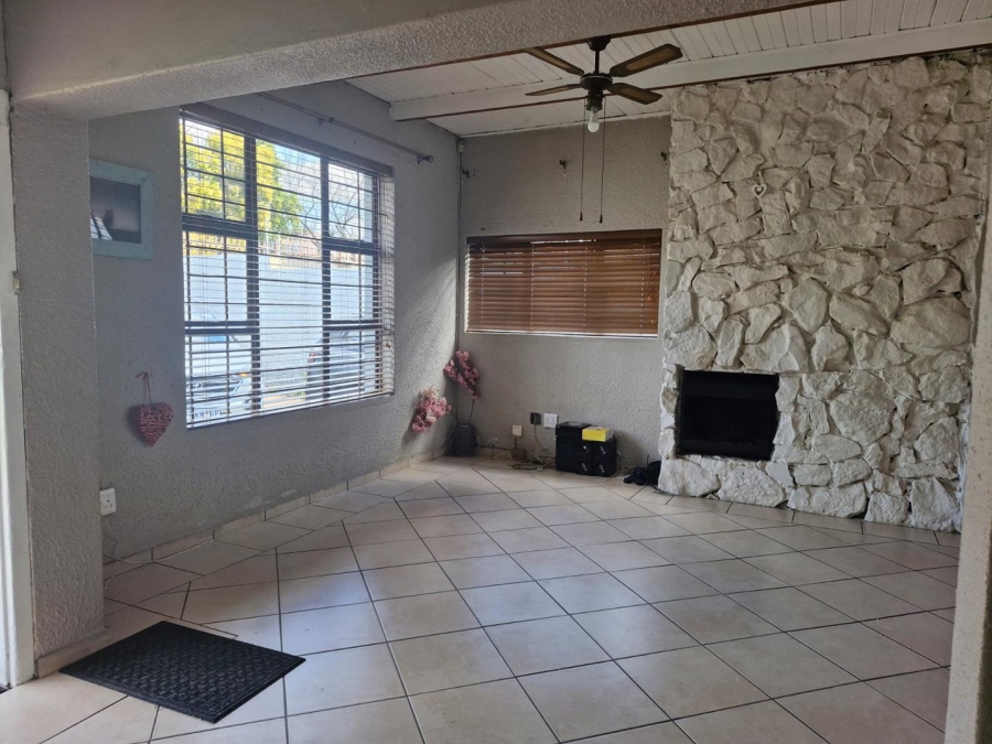 To Let 3 Bedroom Property for Rent in Highlands North Gauteng