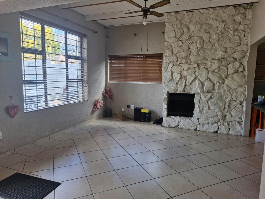 To Let 3 Bedroom Property for Rent in Highlands North Gauteng