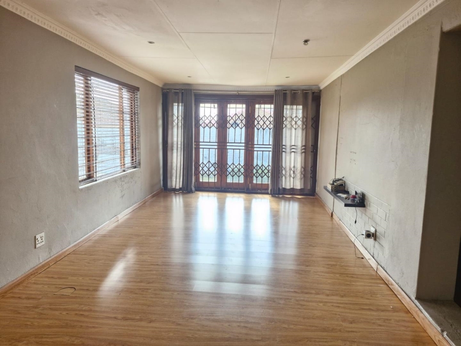 To Let 3 Bedroom Property for Rent in Highlands North Gauteng