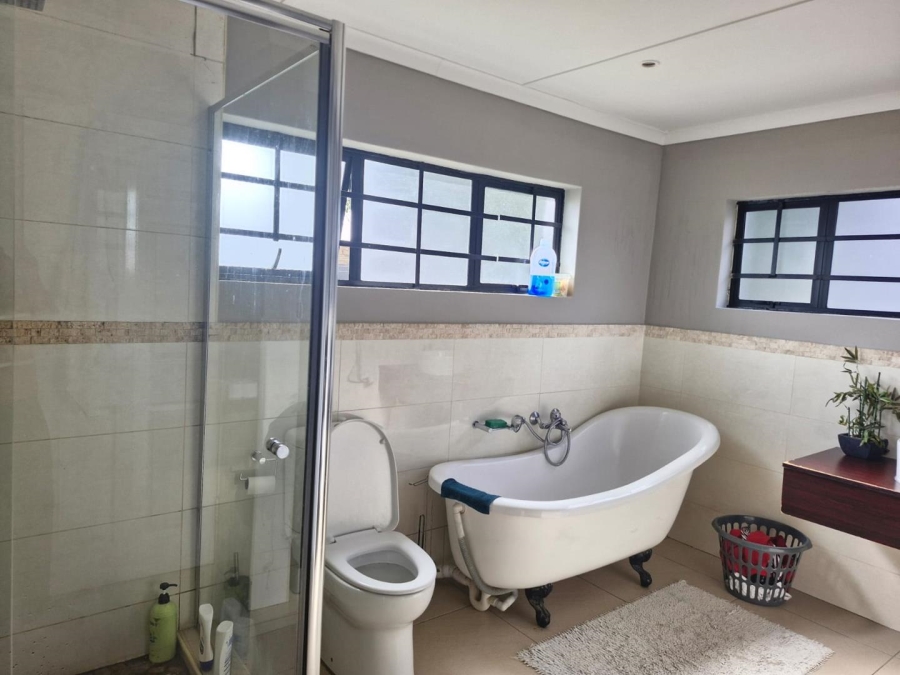 To Let 3 Bedroom Property for Rent in Highlands North Gauteng