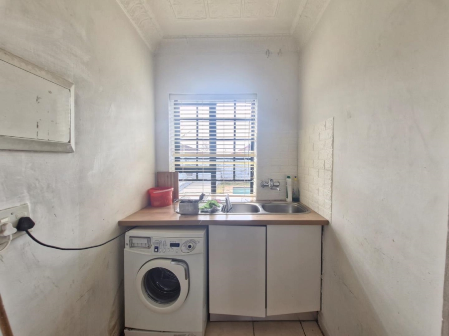 To Let 3 Bedroom Property for Rent in Highlands North Gauteng