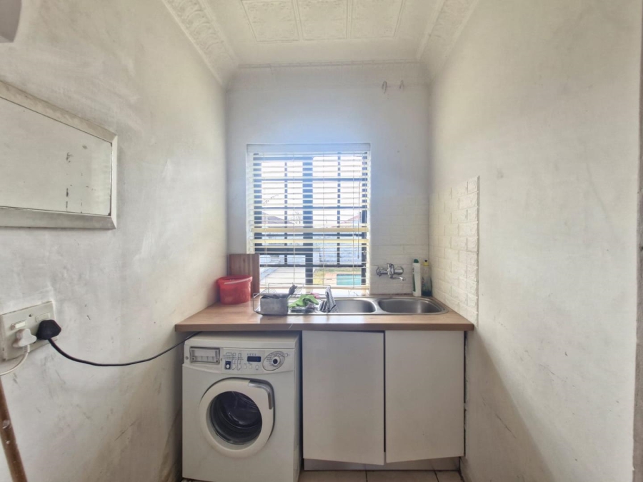 To Let 3 Bedroom Property for Rent in Highlands North Gauteng