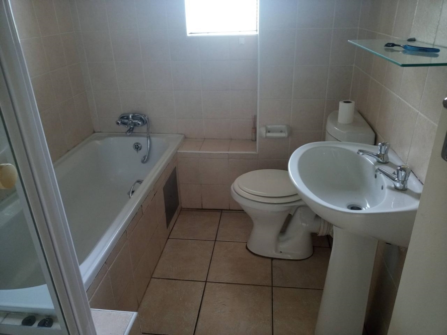 2 Bedroom Property for Sale in Germiston Central Gauteng