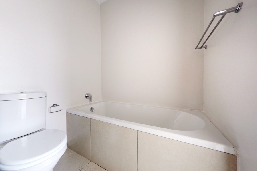 To Let 2 Bedroom Property for Rent in Fourways Gauteng