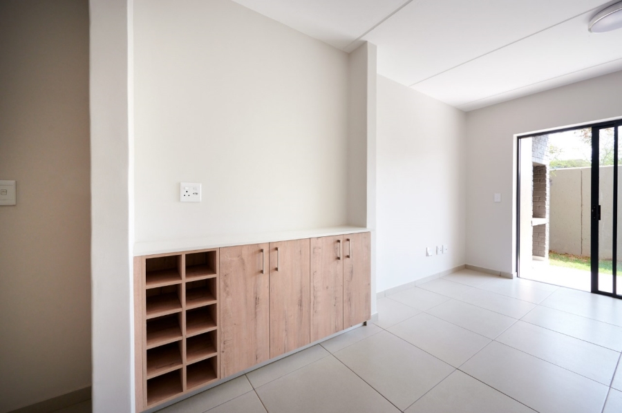 To Let 2 Bedroom Property for Rent in Fourways Gauteng