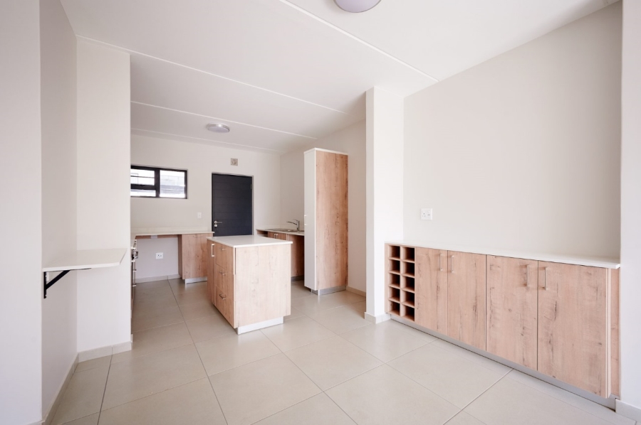 To Let 2 Bedroom Property for Rent in Fourways Gauteng