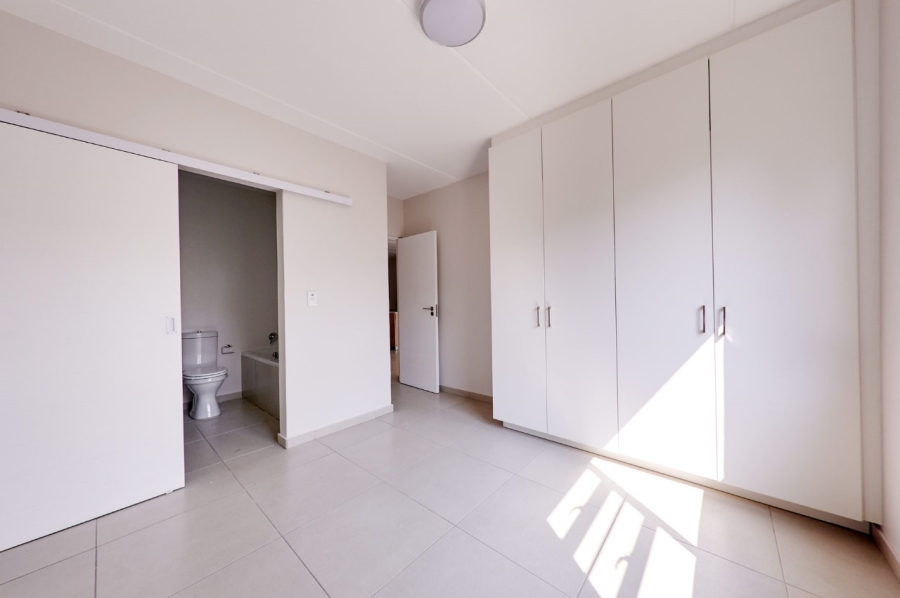 To Let 2 Bedroom Property for Rent in Fourways Gauteng