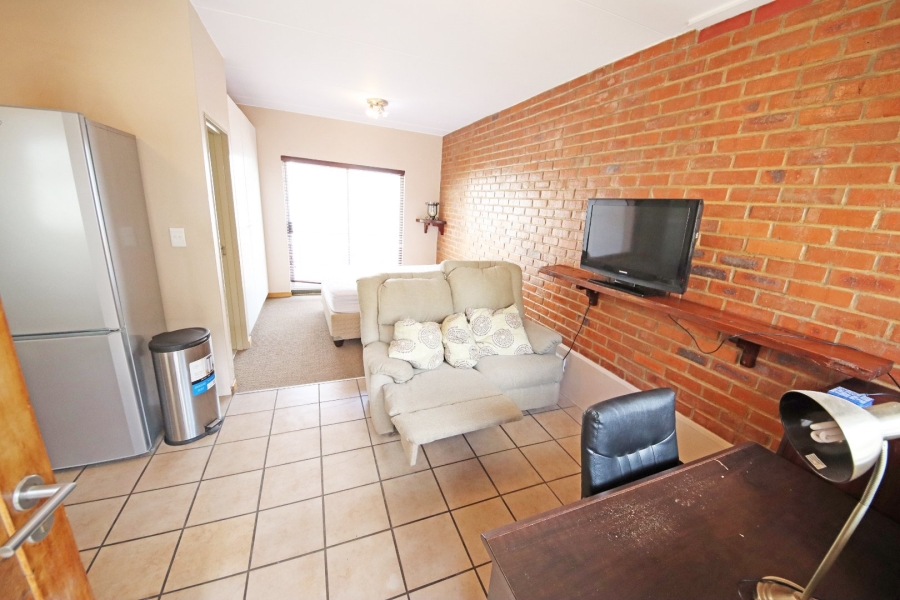 To Let 1 Bedroom Property for Rent in Upper Houghton Gauteng