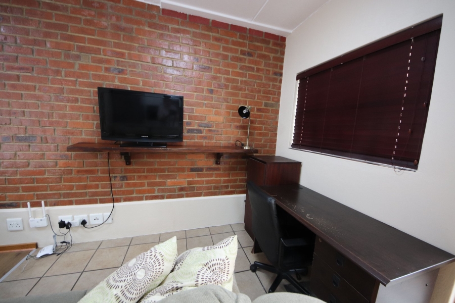 To Let 1 Bedroom Property for Rent in Upper Houghton Gauteng
