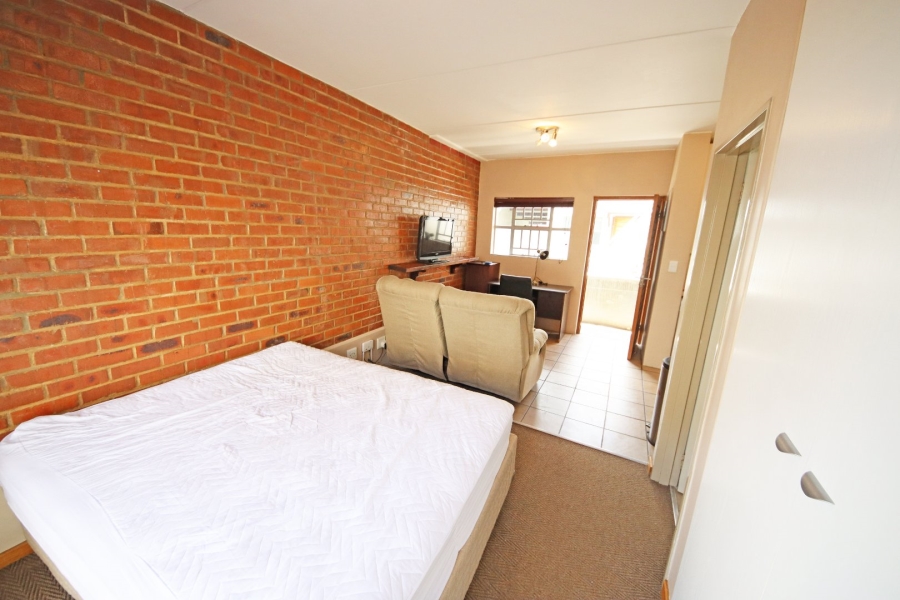 To Let 1 Bedroom Property for Rent in Upper Houghton Gauteng