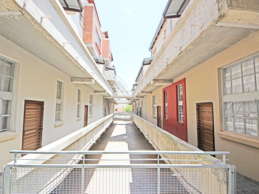 To Let 1 Bedroom Property for Rent in Upper Houghton Gauteng