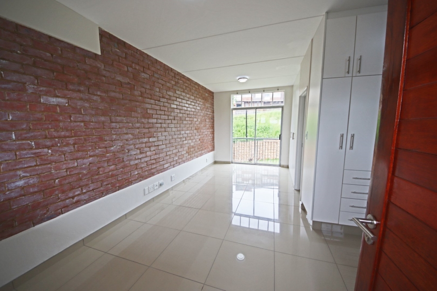 To Let 1 Bedroom Property for Rent in Houghton Estate Gauteng
