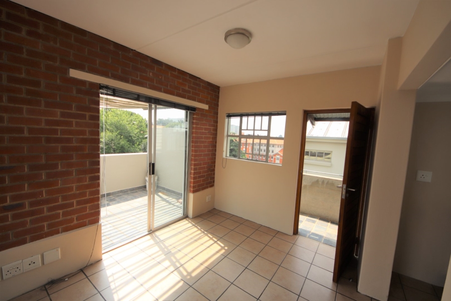 To Let 1 Bedroom Property for Rent in Houghton Estate Gauteng