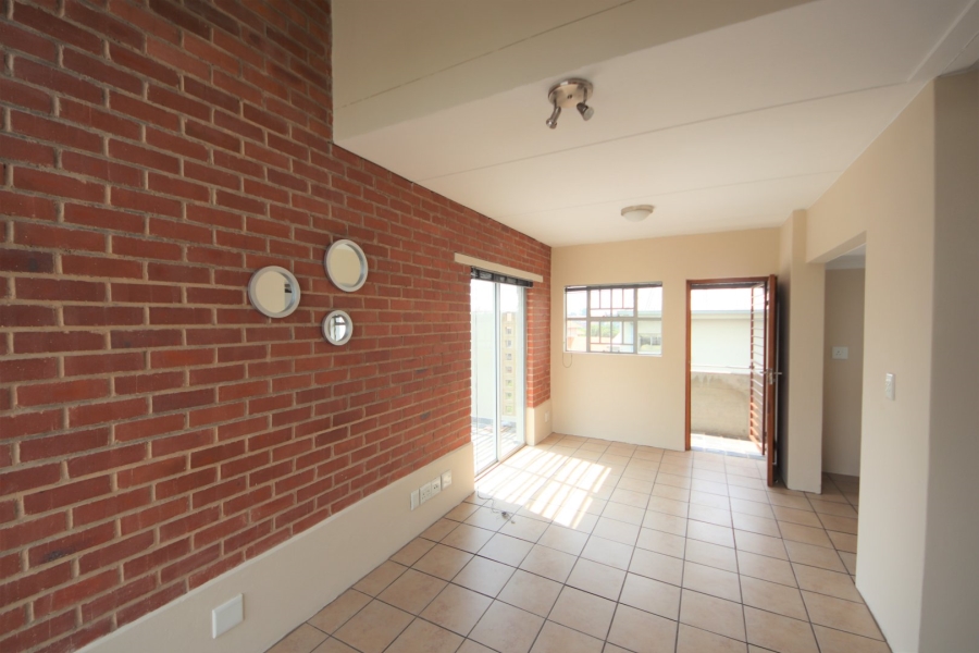 To Let 1 Bedroom Property for Rent in Houghton Estate Gauteng