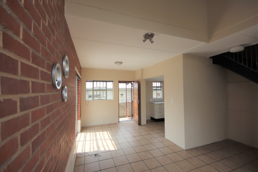 To Let 1 Bedroom Property for Rent in Houghton Estate Gauteng