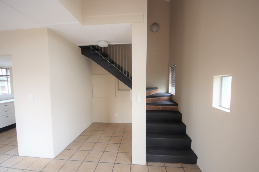 To Let 1 Bedroom Property for Rent in Houghton Estate Gauteng