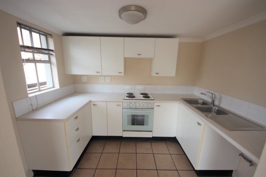 To Let 1 Bedroom Property for Rent in Houghton Estate Gauteng