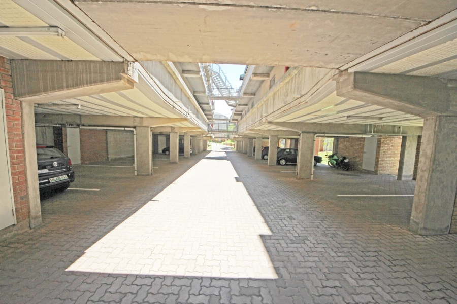 To Let 1 Bedroom Property for Rent in Houghton Estate Gauteng