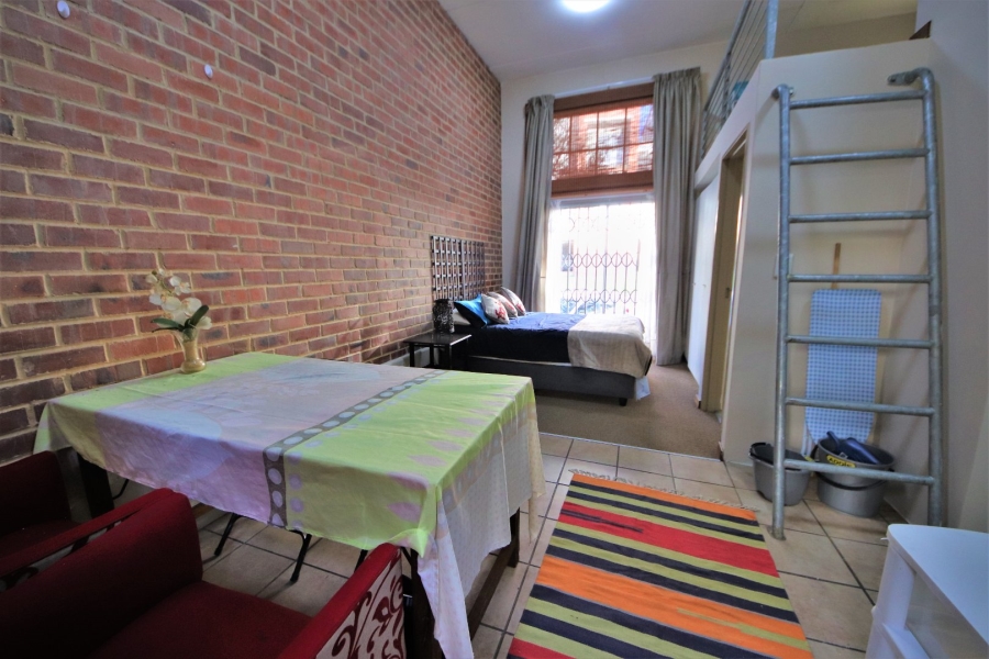To Let 2 Bedroom Property for Rent in Houghton Estate Gauteng