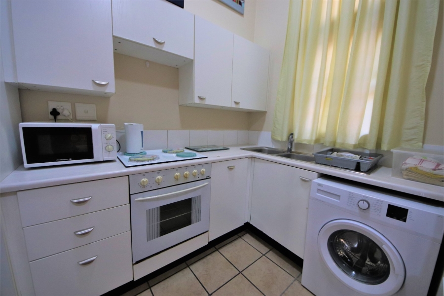 To Let 2 Bedroom Property for Rent in Houghton Estate Gauteng