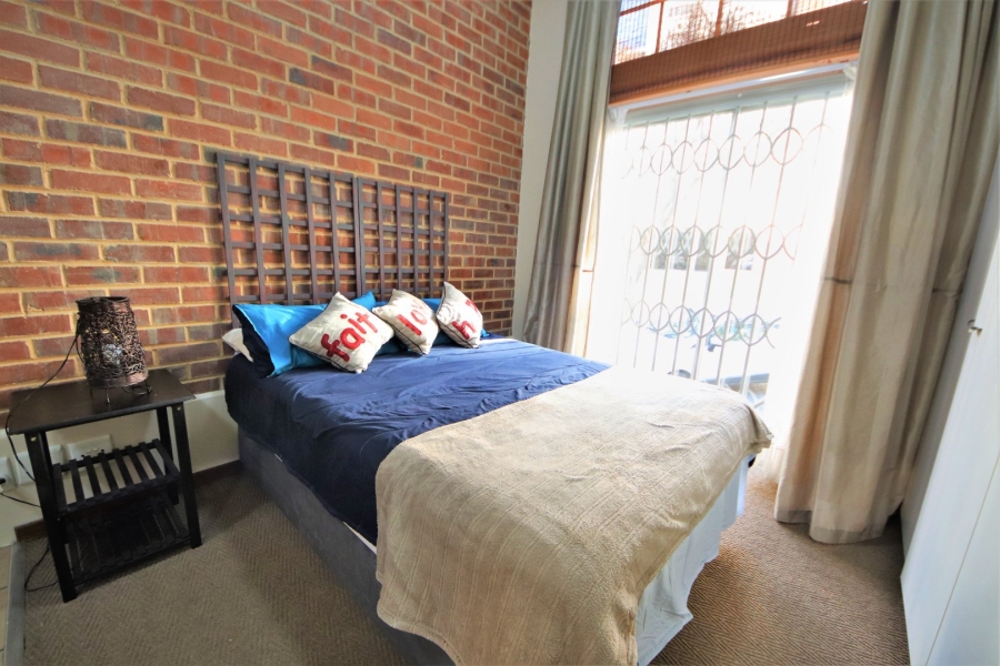 To Let 2 Bedroom Property for Rent in Houghton Estate Gauteng